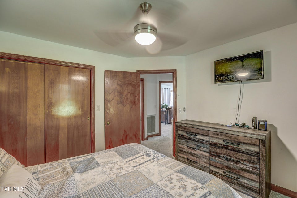 Photo #24: 211 King Avenue