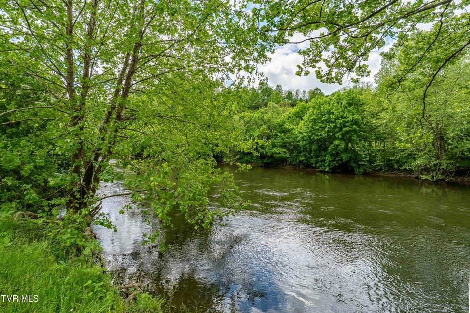 Photo #29: 4383 Swinging Bridge Road Road