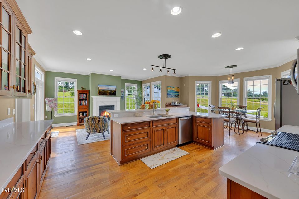 Photo #17: 1905 Martin Road