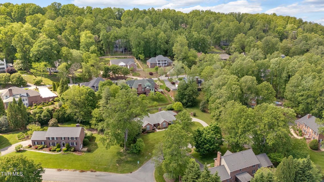 Photo #46: 4 Roundtree Court