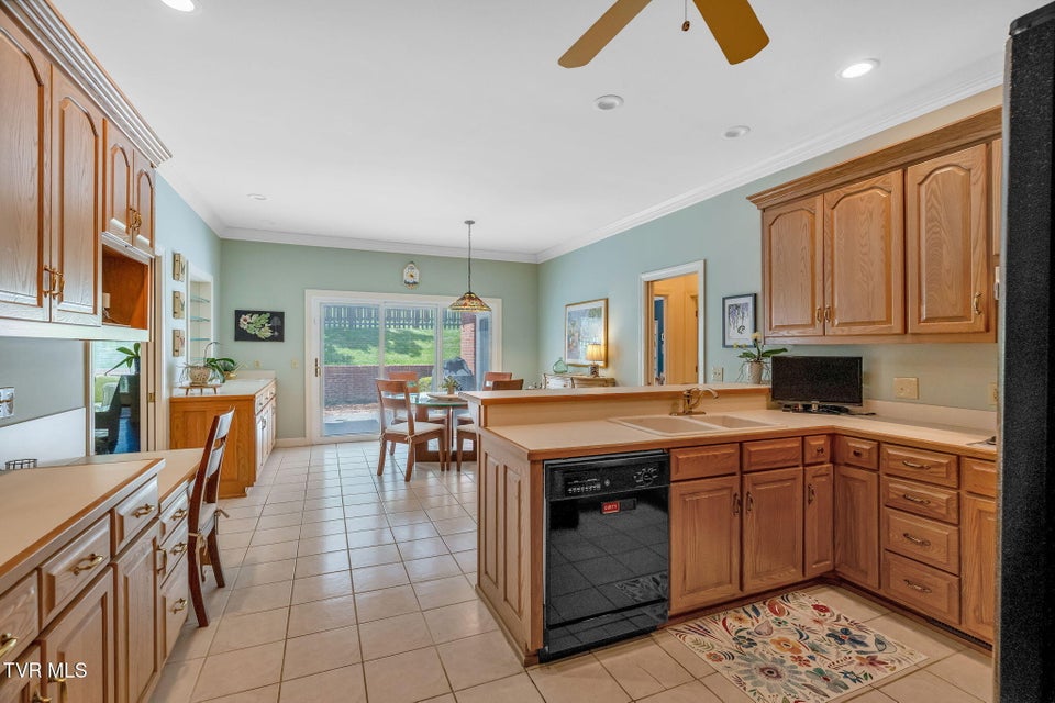 Photo #19: 4 Roundtree Court