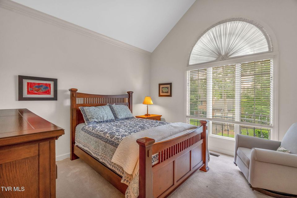 Photo #29: 4 Roundtree Court
