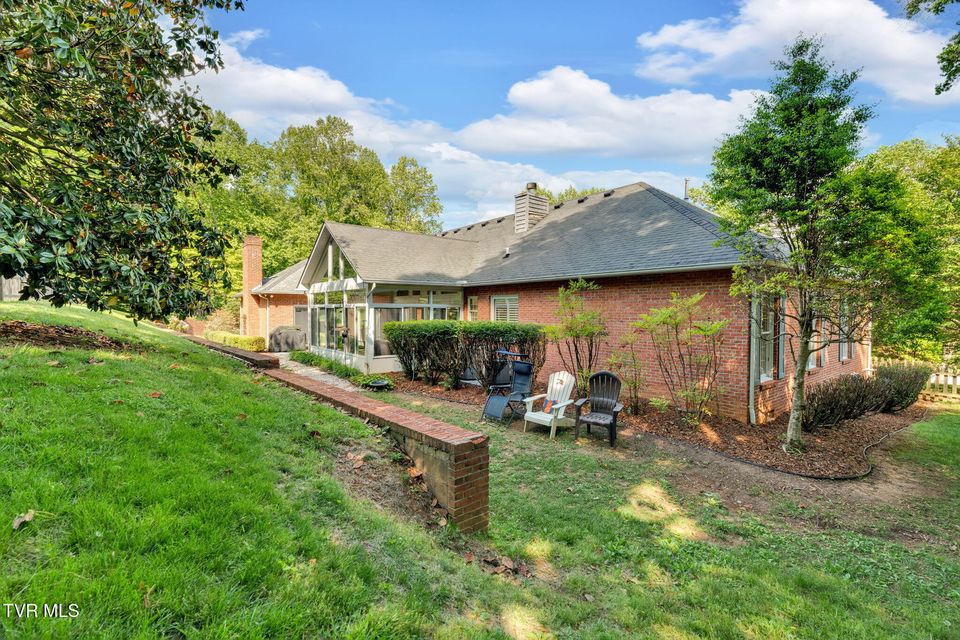 Photo #42: 4 Roundtree Court