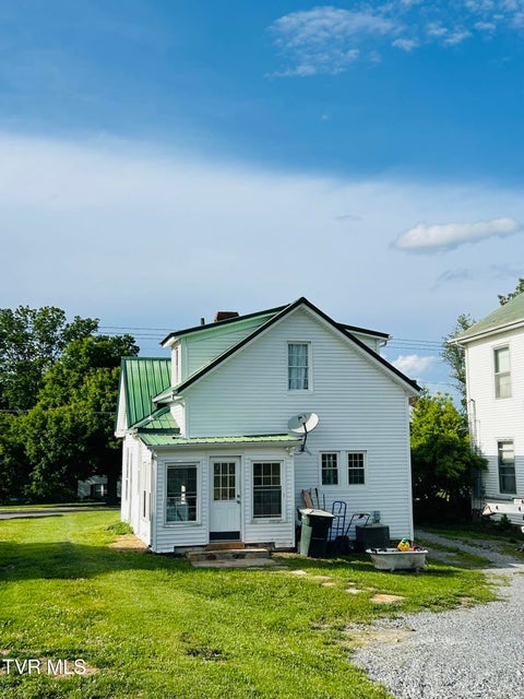 Photo #4: 407 Irish Street
