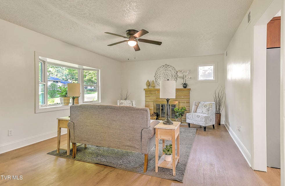 Photo #5: 116 Lakeview Circle