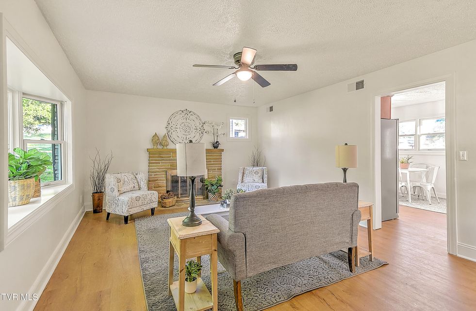 Photo #6: 116 Lakeview Circle