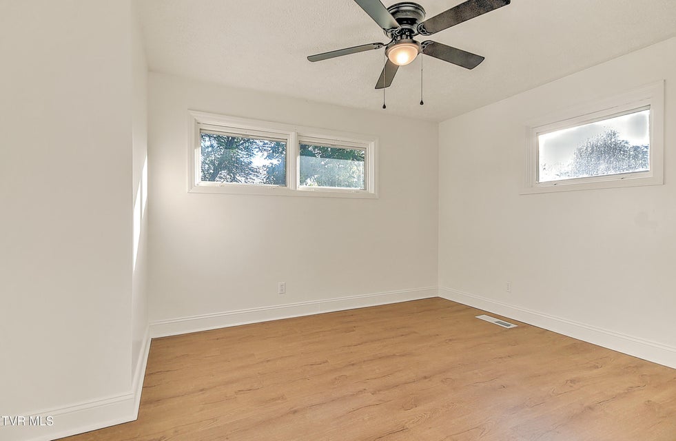 Photo #23: 116 Lakeview Circle