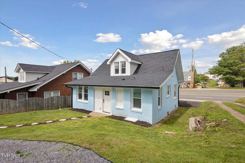 Photo #31: 2504 Fort Henry Drive