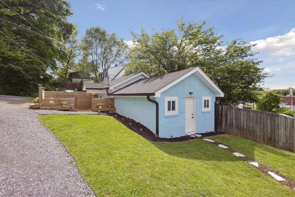 Photo #32: 2504 Fort Henry Drive