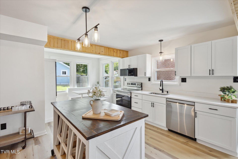 Photo #10: 2504 Fort Henry Drive