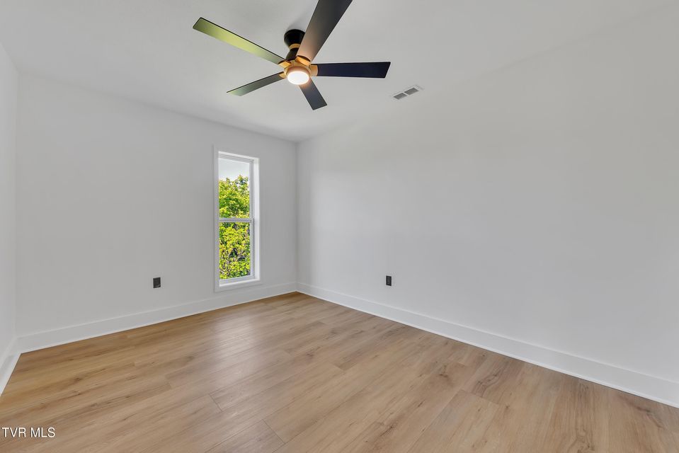 Photo #33: 120 Brookfield Drive