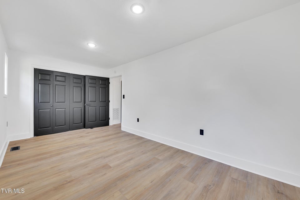 Photo #51: 120 Brookfield Drive