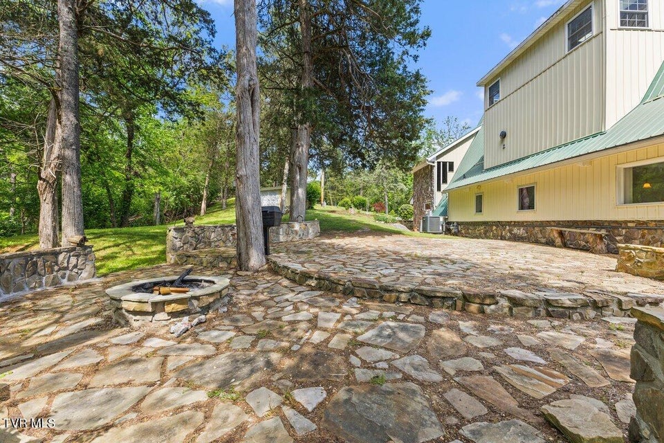 Photo #10: 651 Rangewood Road