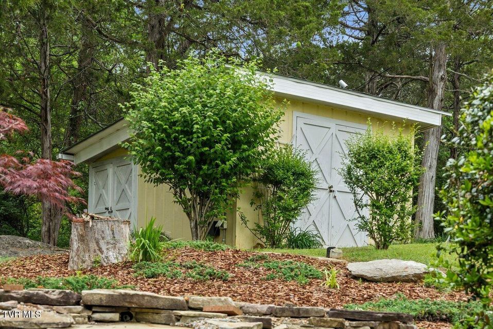 Photo #51: 651 Rangewood Road