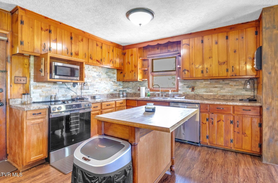 Photo #4: 204 Cloverdale Place