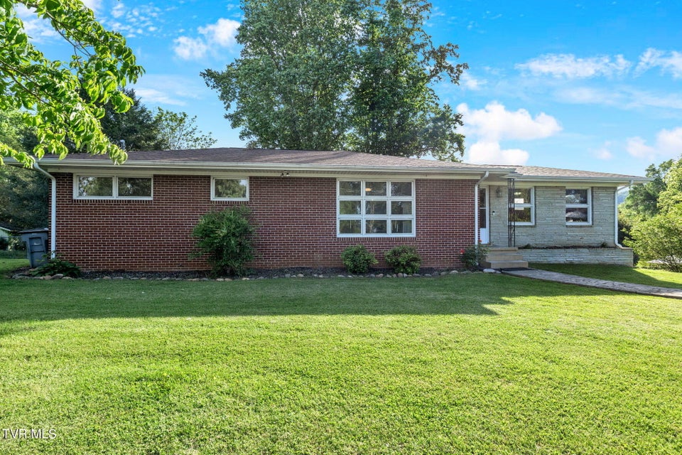 Photo #20: 204 Cloverdale Place