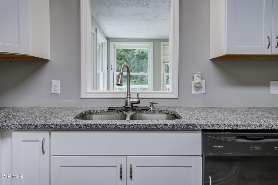 Photo #7: 266 Pine Laurel Circle