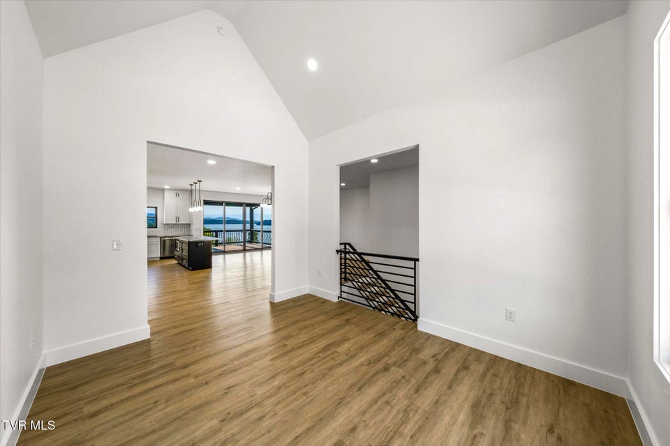 Photo #12: 403 Hampton Way