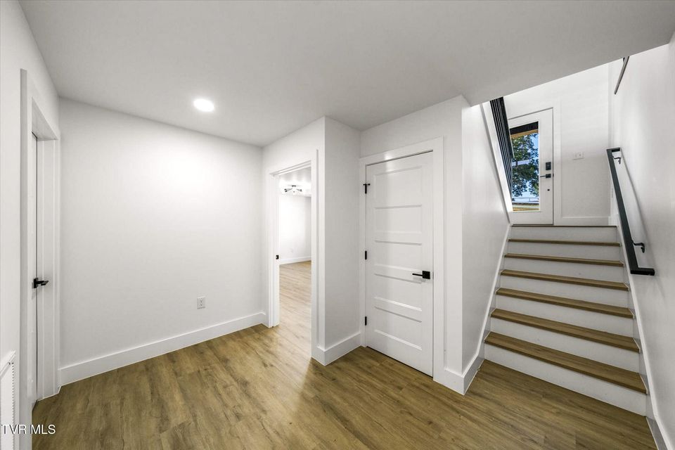 Photo #27: 403 Hampton Way