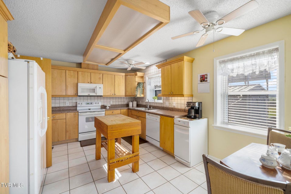 Photo #11: 137 Hawkins Road