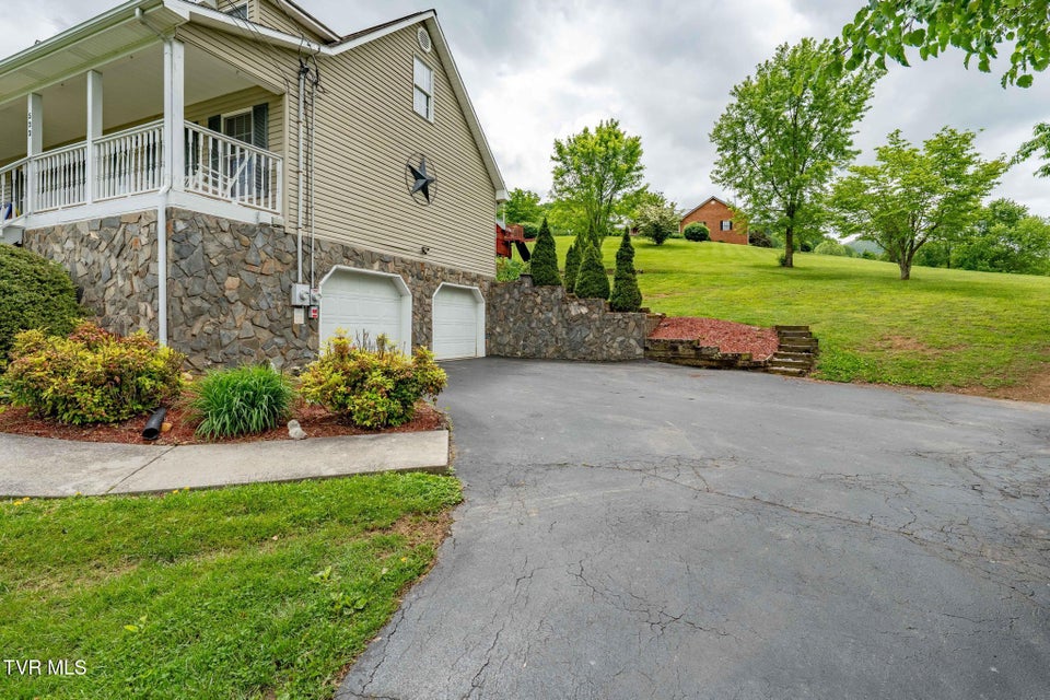 Photo #5: 522 Crook Street