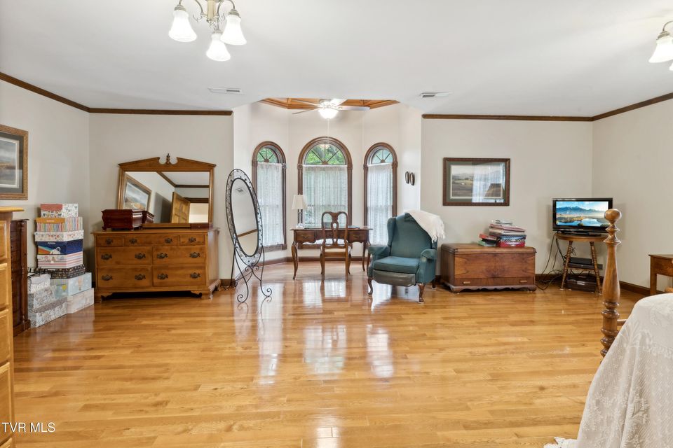 Photo #40: 3313 Victoria Court
