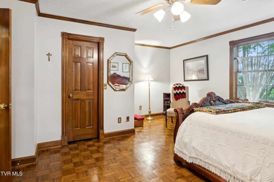 Photo #54: 3313 Victoria Court