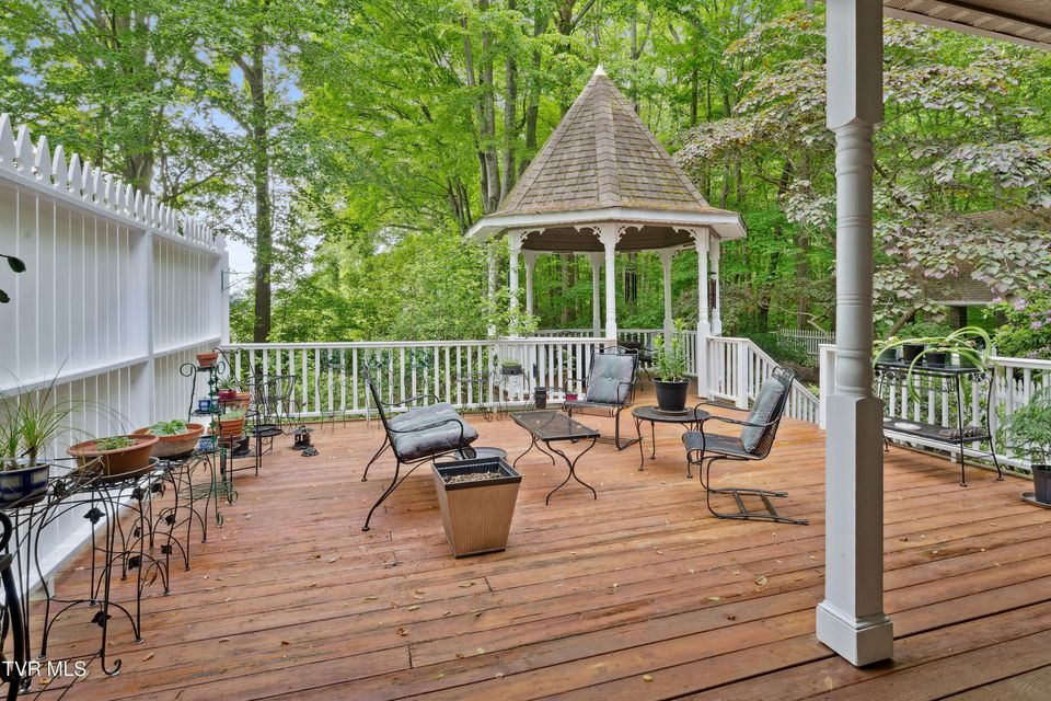 Photo #70: 3313 Victoria Court