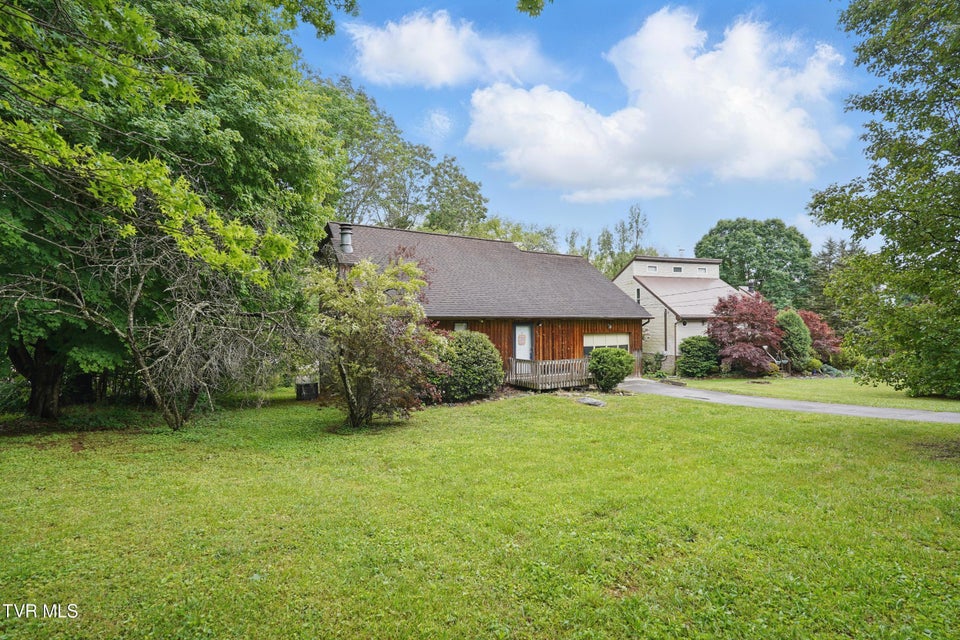 Photo #4: 904 Hanson Drive