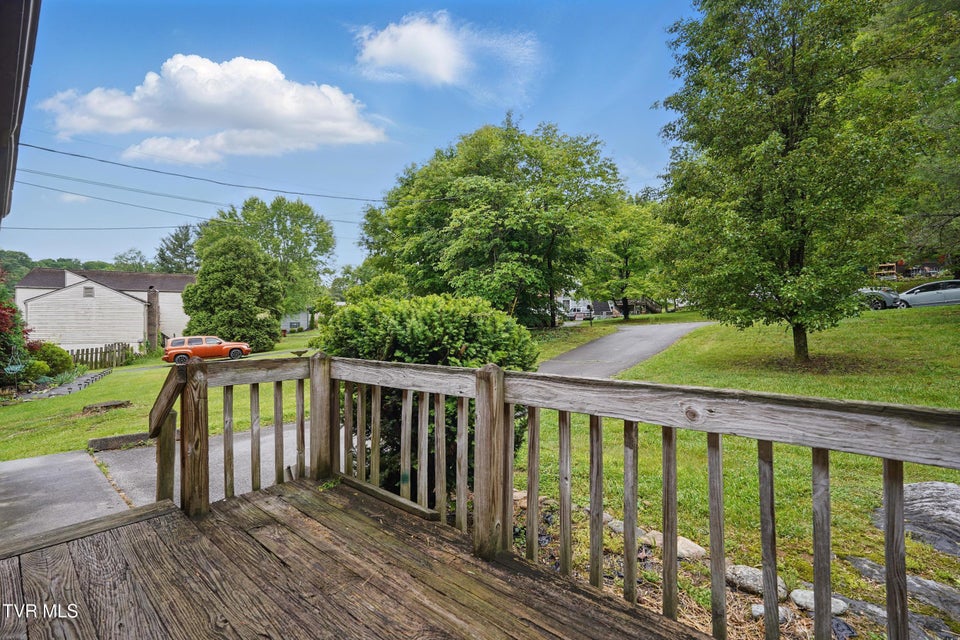 Photo #6: 904 Hanson Drive