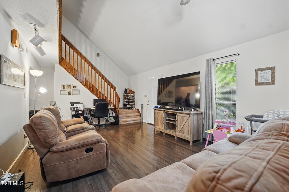 Photo #8: 904 Hanson Drive