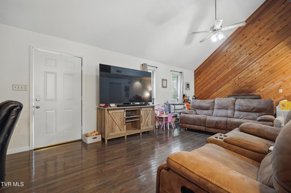 Photo #9: 904 Hanson Drive