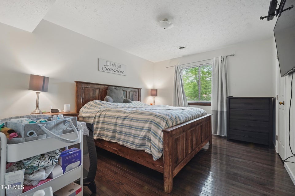 Photo #13: 904 Hanson Drive