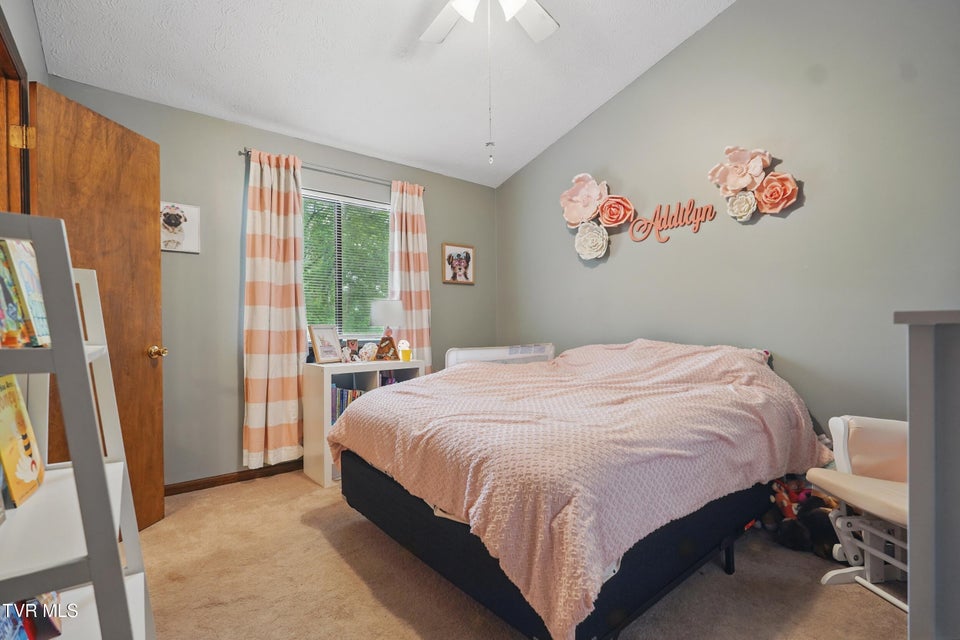 Photo #17: 904 Hanson Drive
