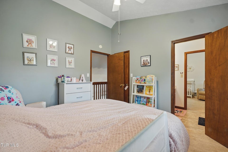 Photo #18: 904 Hanson Drive