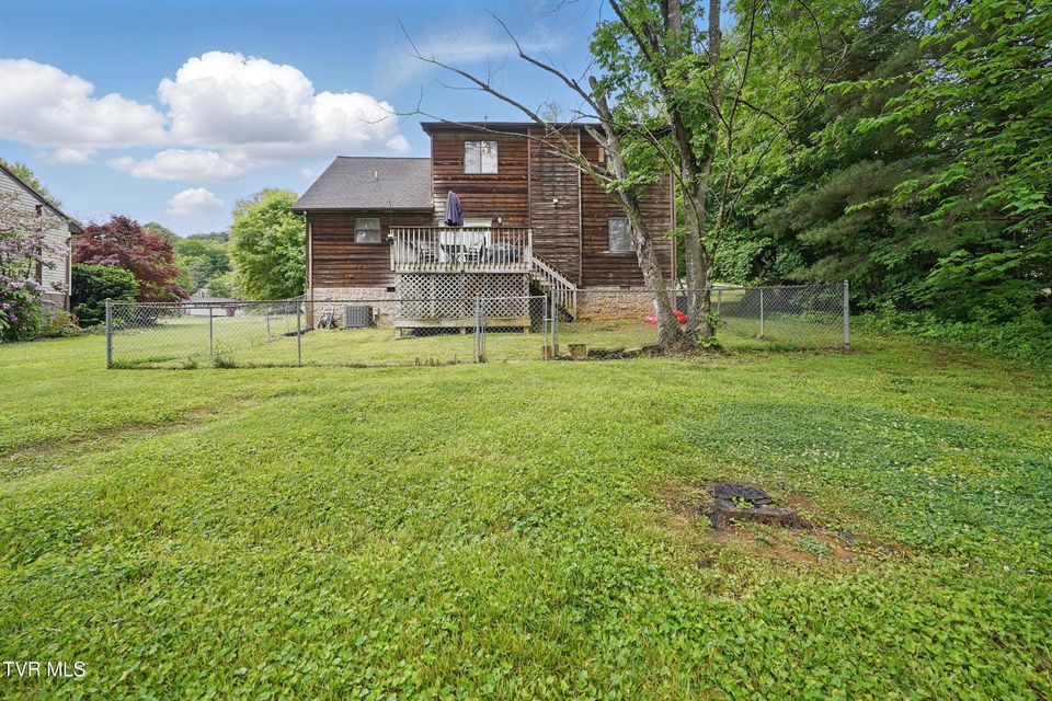 Photo #26: 904 Hanson Drive