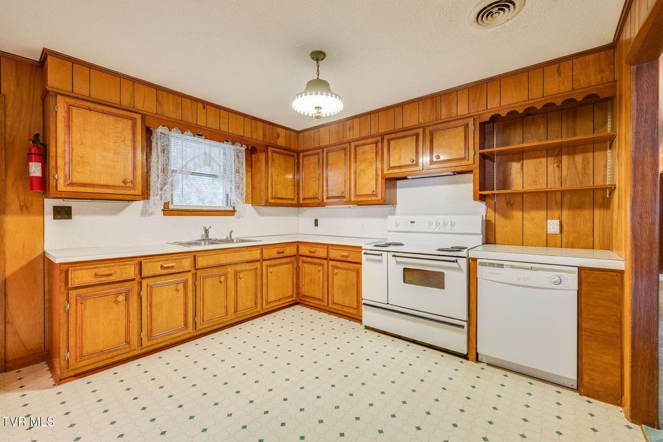 Photo #13: 1216 Skelton Bluff Road