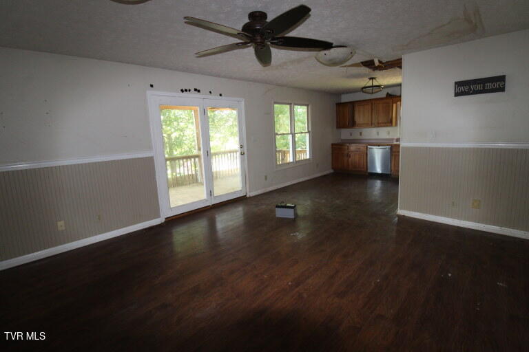 Photo #6: 405 Chelsea Circle