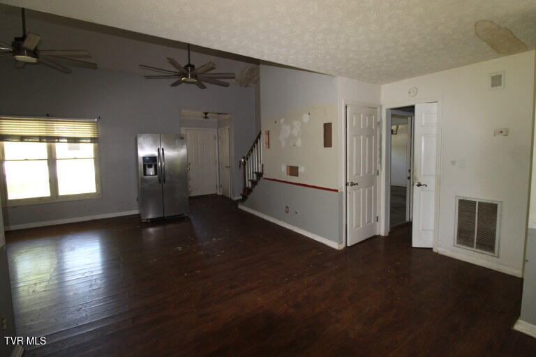 Photo #9: 405 Chelsea Circle