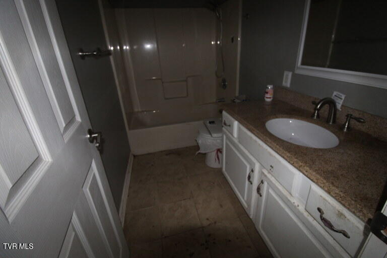 Photo #16: 405 Chelsea Circle