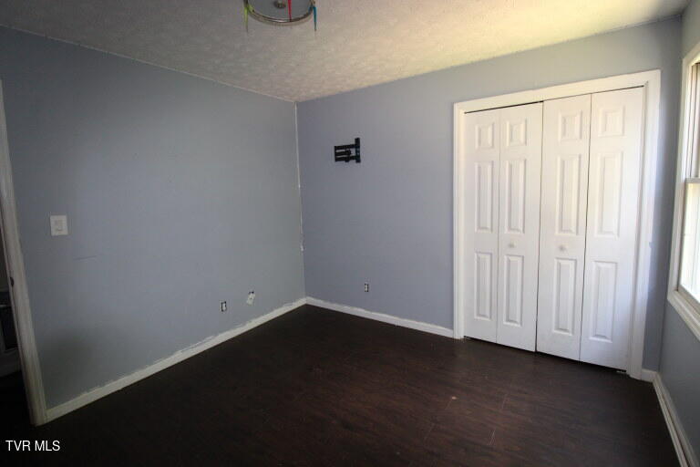Photo #18: 405 Chelsea Circle