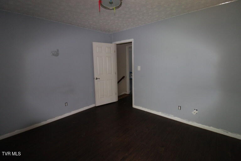 Photo #19: 405 Chelsea Circle