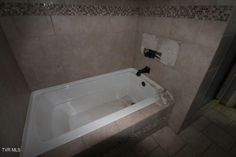 Photo #27: 405 Chelsea Circle