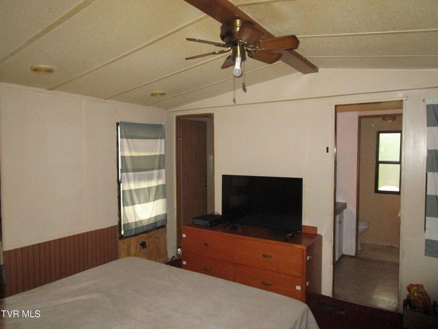 Photo #6: 110 Green Lane