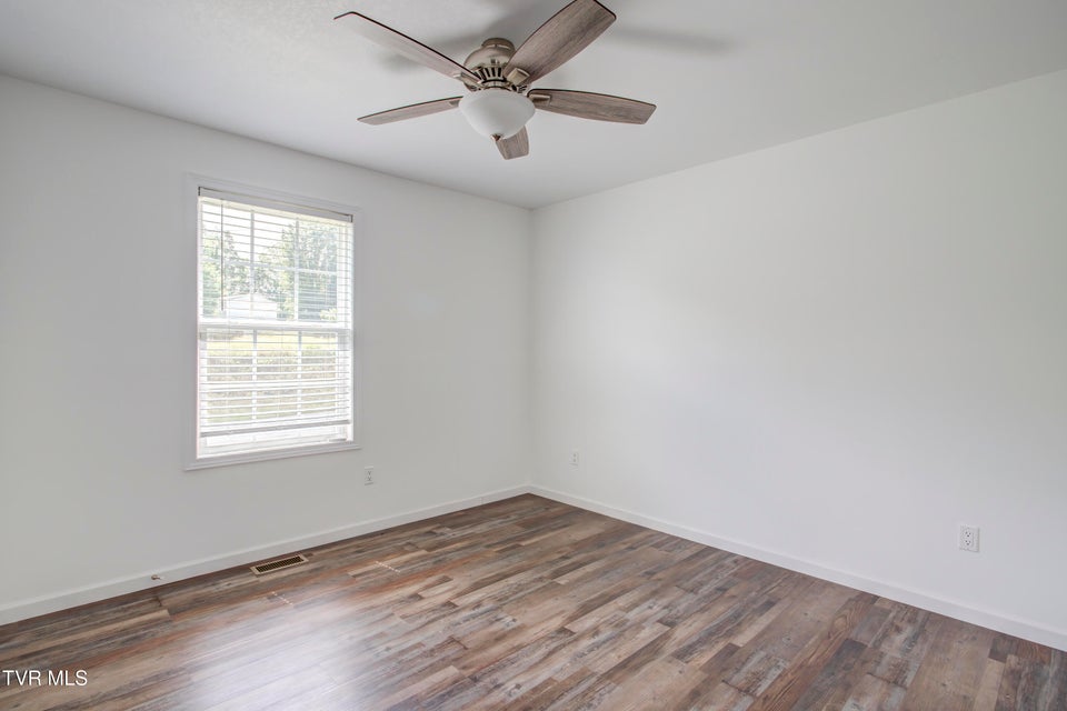 Photo #25: 6245 Snapps Ferry Road