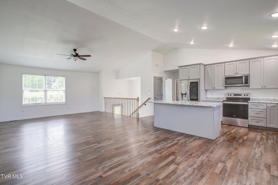 Photo #8: 6245 Snapps Ferry Road