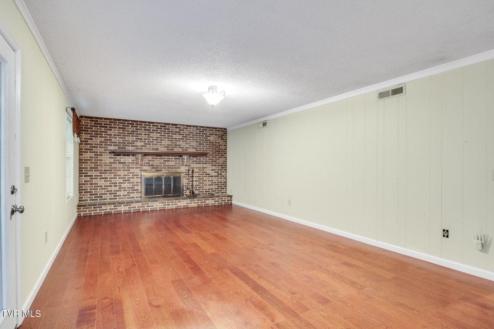 Photo #33: 1520 Sun Valley Drive