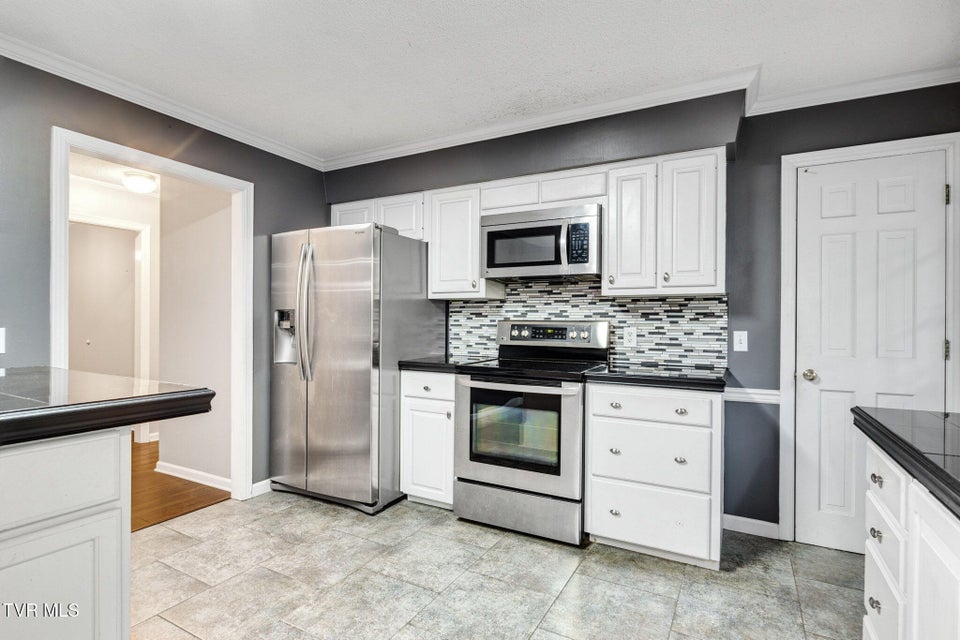 Photo #8: 1520 Sun Valley Drive