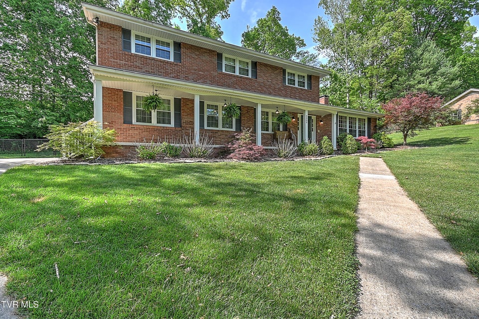 Photo #8: 2309 Oxford Court