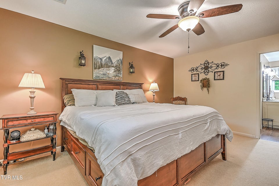 Photo #51: 2309 Oxford Court